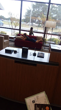 Bank of America (with Drive-thru ATM) 04