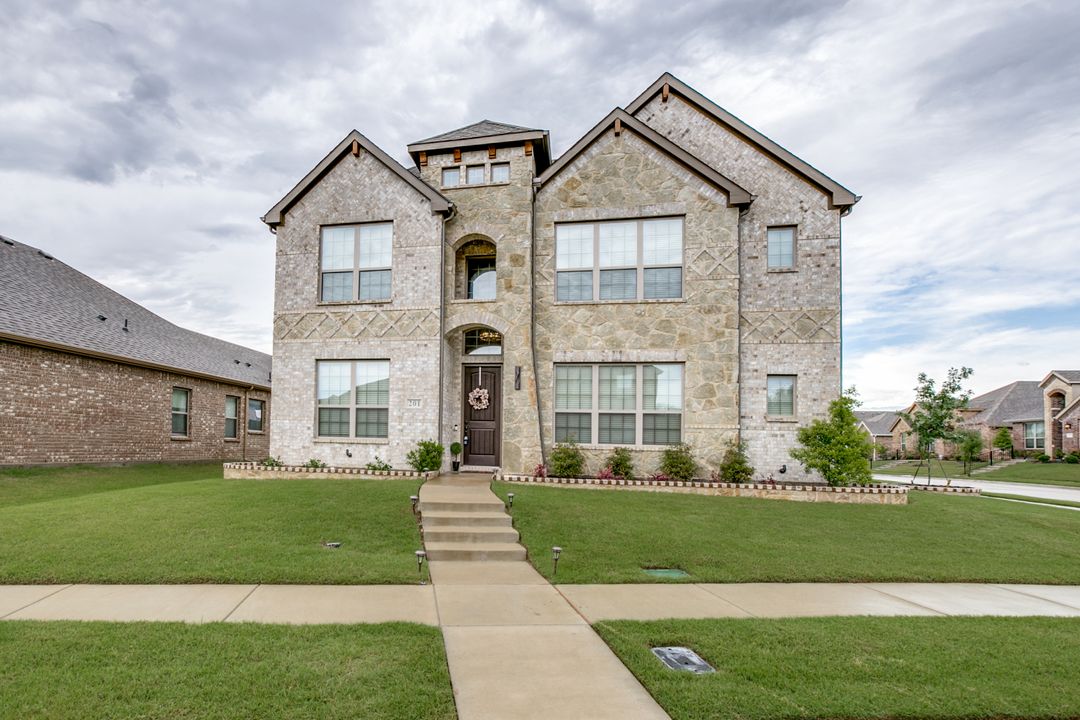The Dixon Group: Realtors® & Mortgage Lender 01