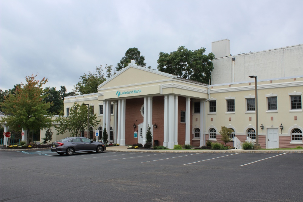 Lakeland Bank 01