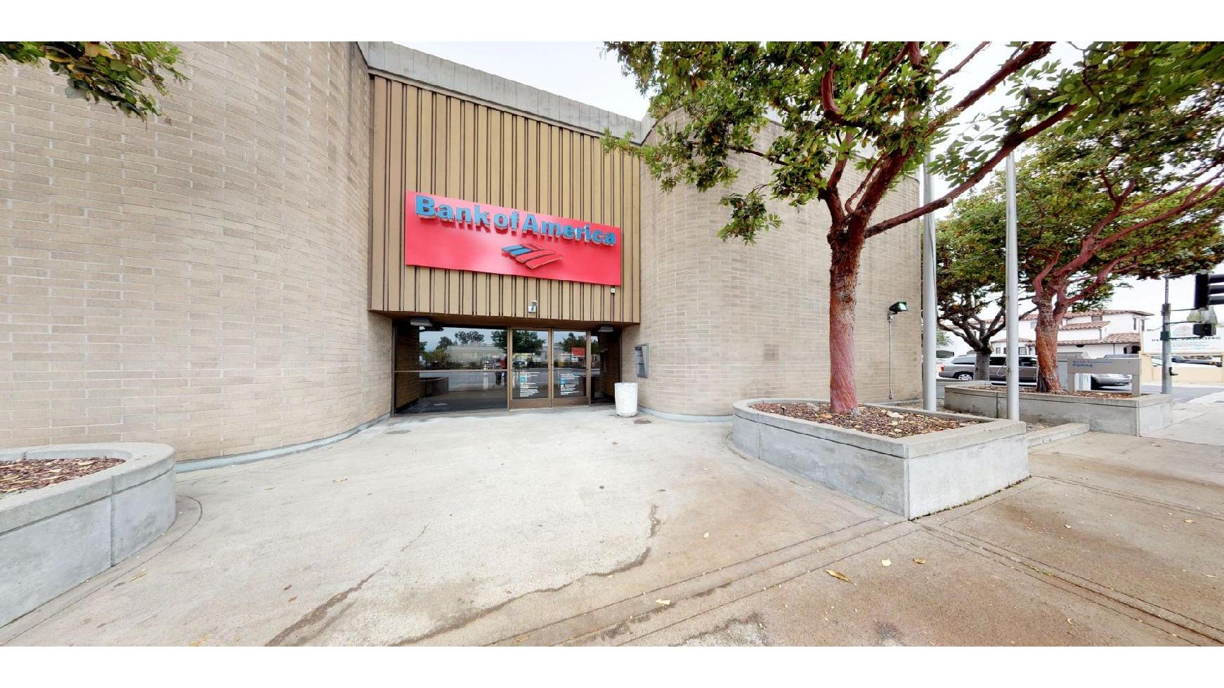 Bank of America (with Drive-thru ATM) 01