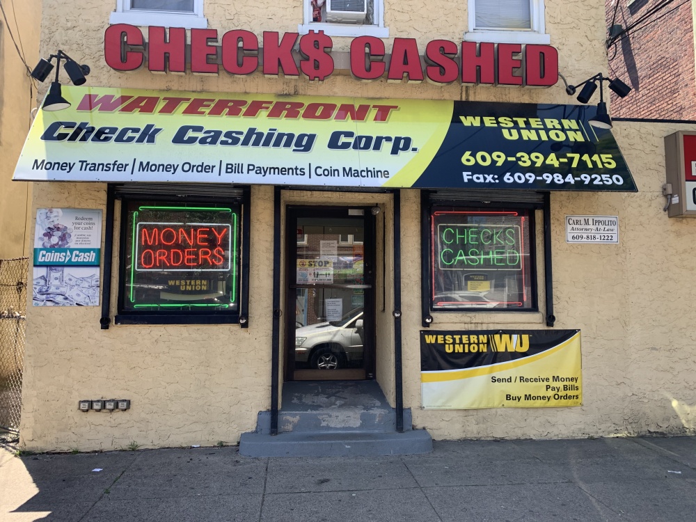 WATERFRONT CHECK CASHING 01