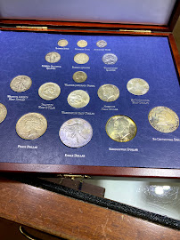 Kamaaina Loan & Cash For Gold Retail Store 03