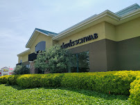 Charles Schwab 02