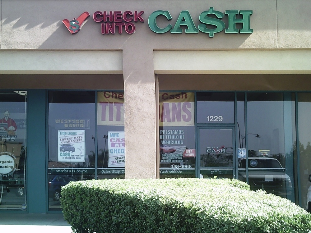 Check Into Cash 01