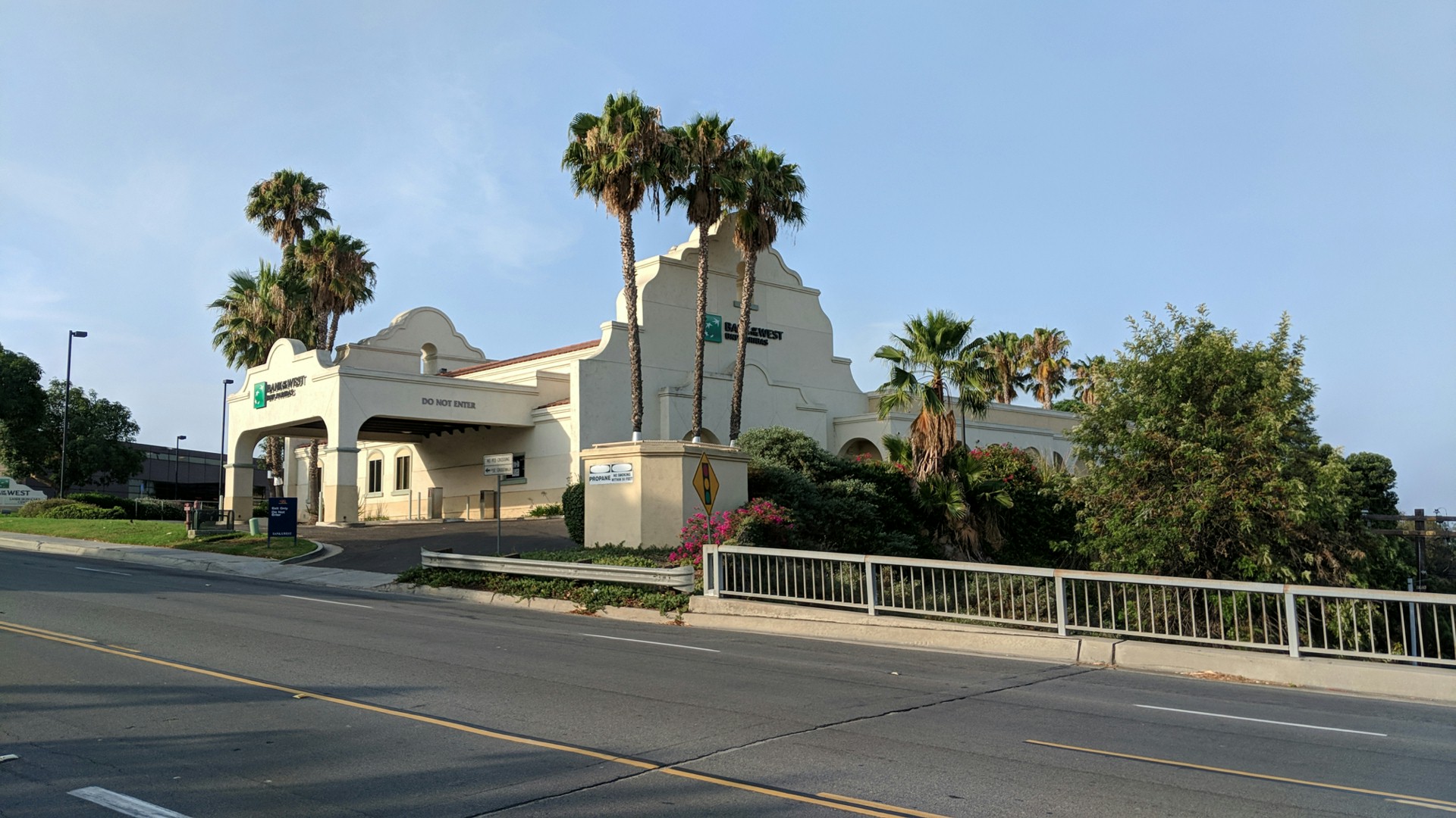 Bank of the West 01