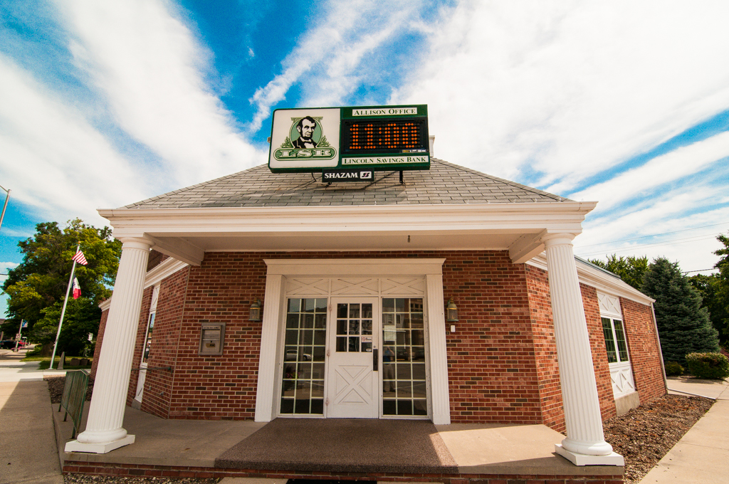 Dana Uhlenhopp: Commercial Lender at Lincoln Savings Bank 01
