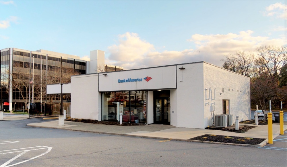 Bank of America (with Drive-thru ATM) 01