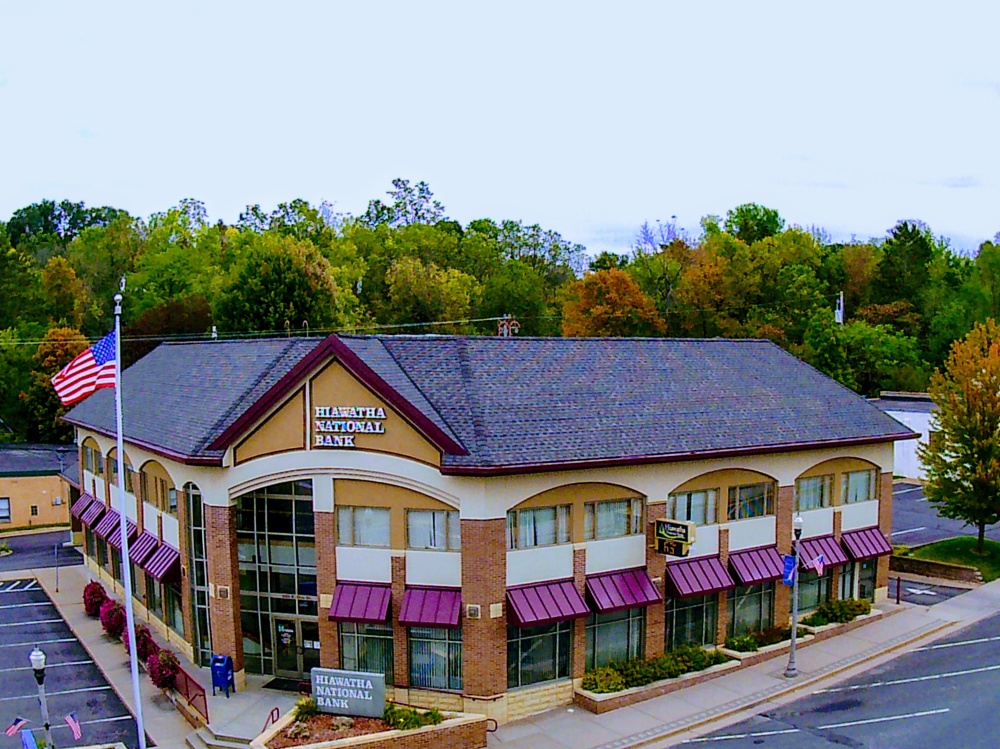 Hiawatha National Bank 01