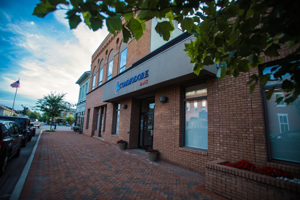Commodore Bank 01