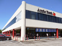Apple Bank 02