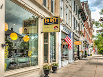 HUNT Real Estate ERA 02