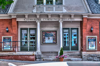 HUNT Real Estate ERA 04