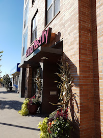 Edina Realty 04