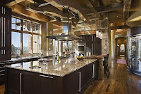 Strategic Real Estate Advisors 03