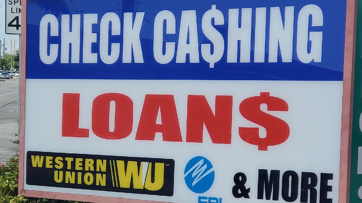 CHECK CASHING & LOANS 01