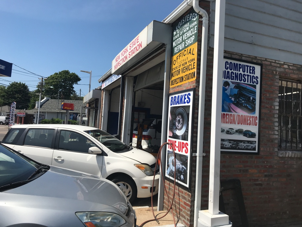 Brieley Auto Shop 01