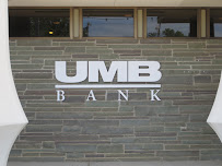 UMB Bank (with drive-thru services) 04