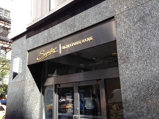 Signature Bank 01