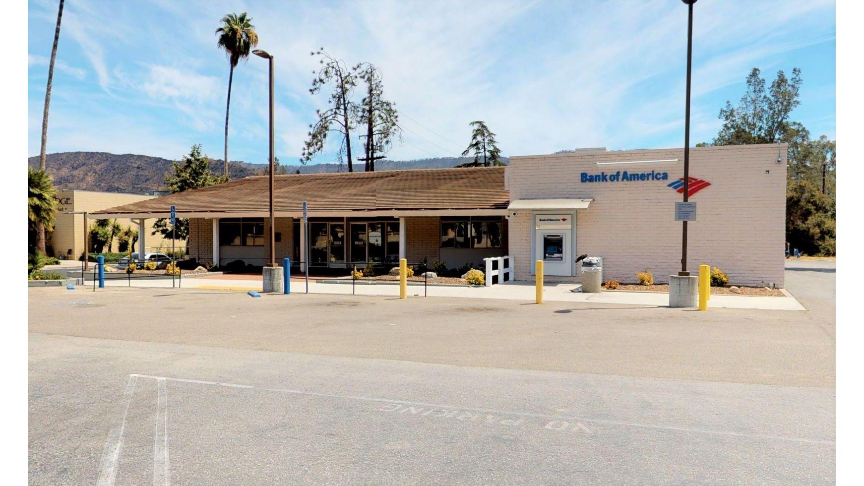 Bank of America (with Drive-thru ATM) 01