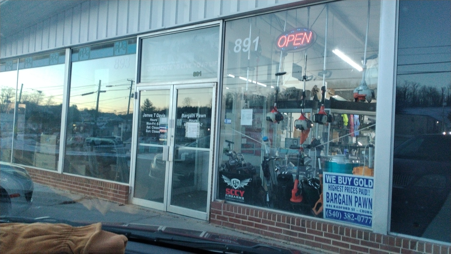 Bargain Pawn 01