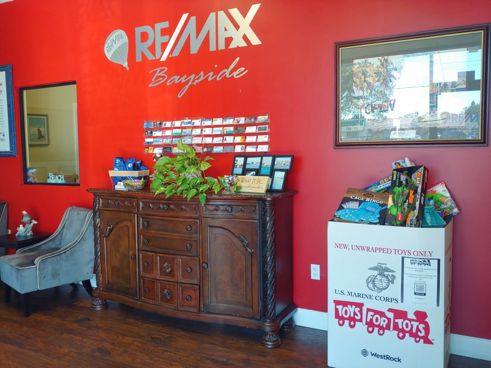 RE/MAX Bayside 01