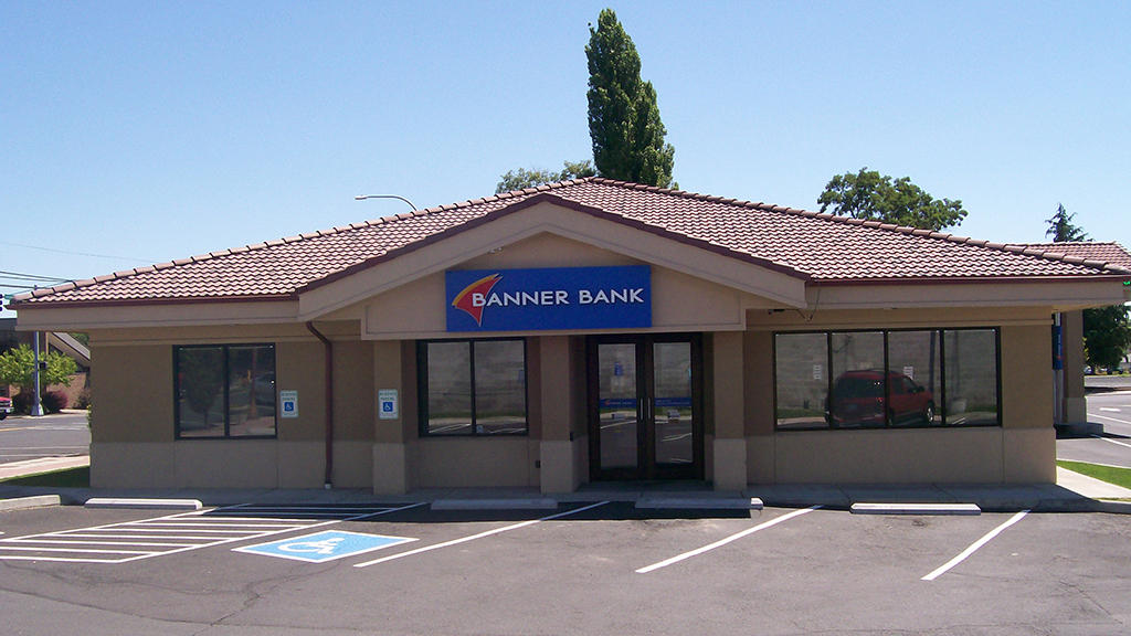 Bonnie Thompson – Banner Bank Residential Loan Officer 01