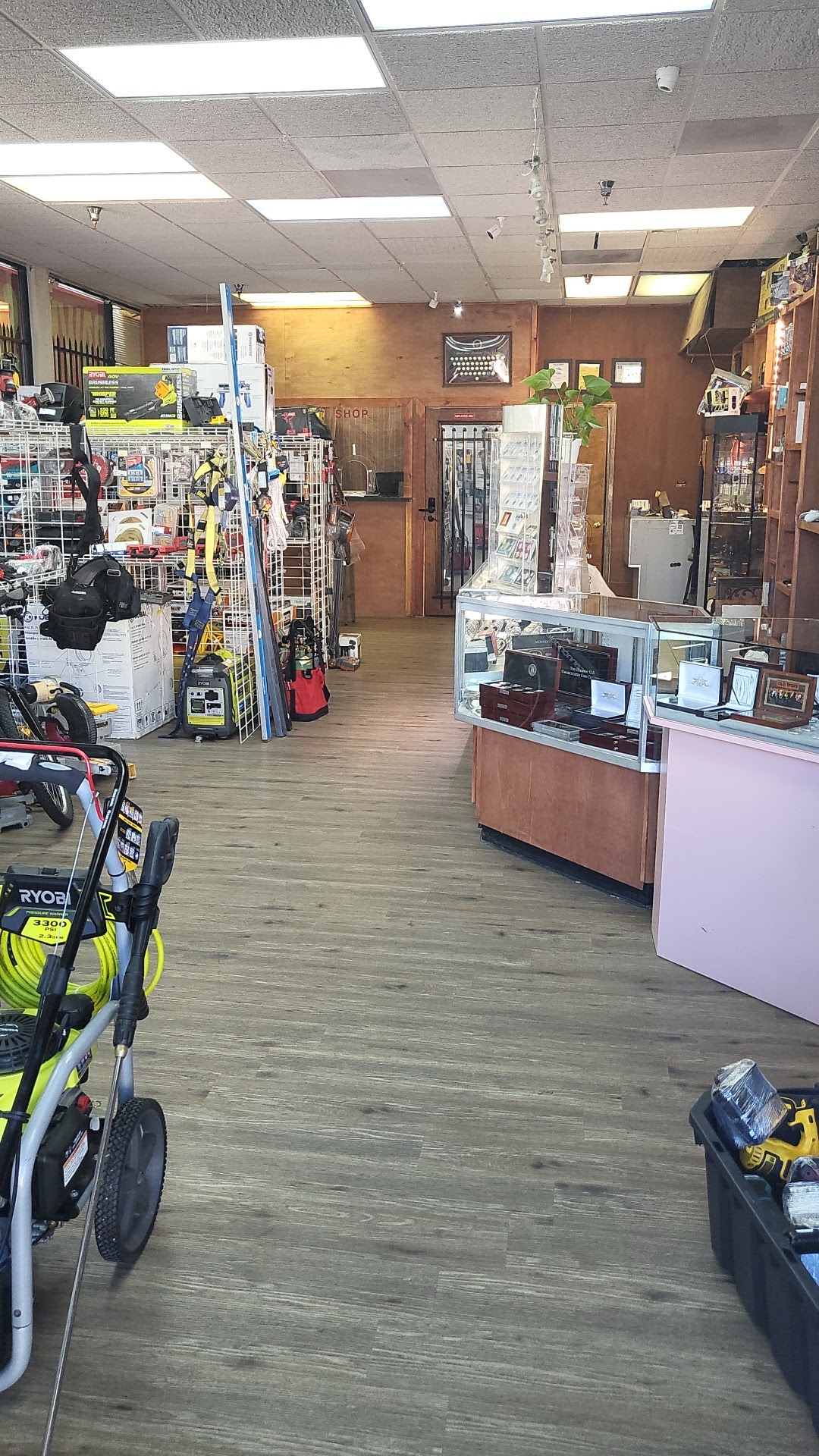 La Hacienda Pawn Shop 01