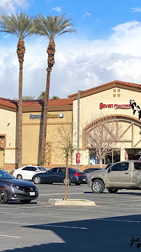 SchoolsFirst Federal Credit Union - Palm Desert 02