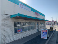 Bakersfield Pawn Shop 01