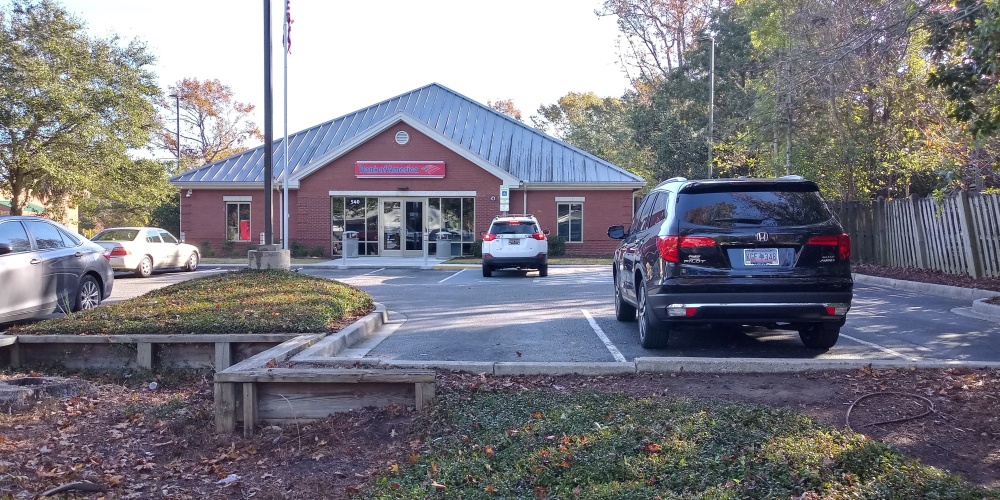 Bank of America (with Drive-thru services) 01