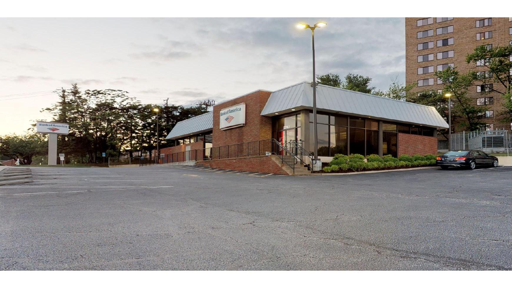 Bank of America (with Drive-thru ATM) 01