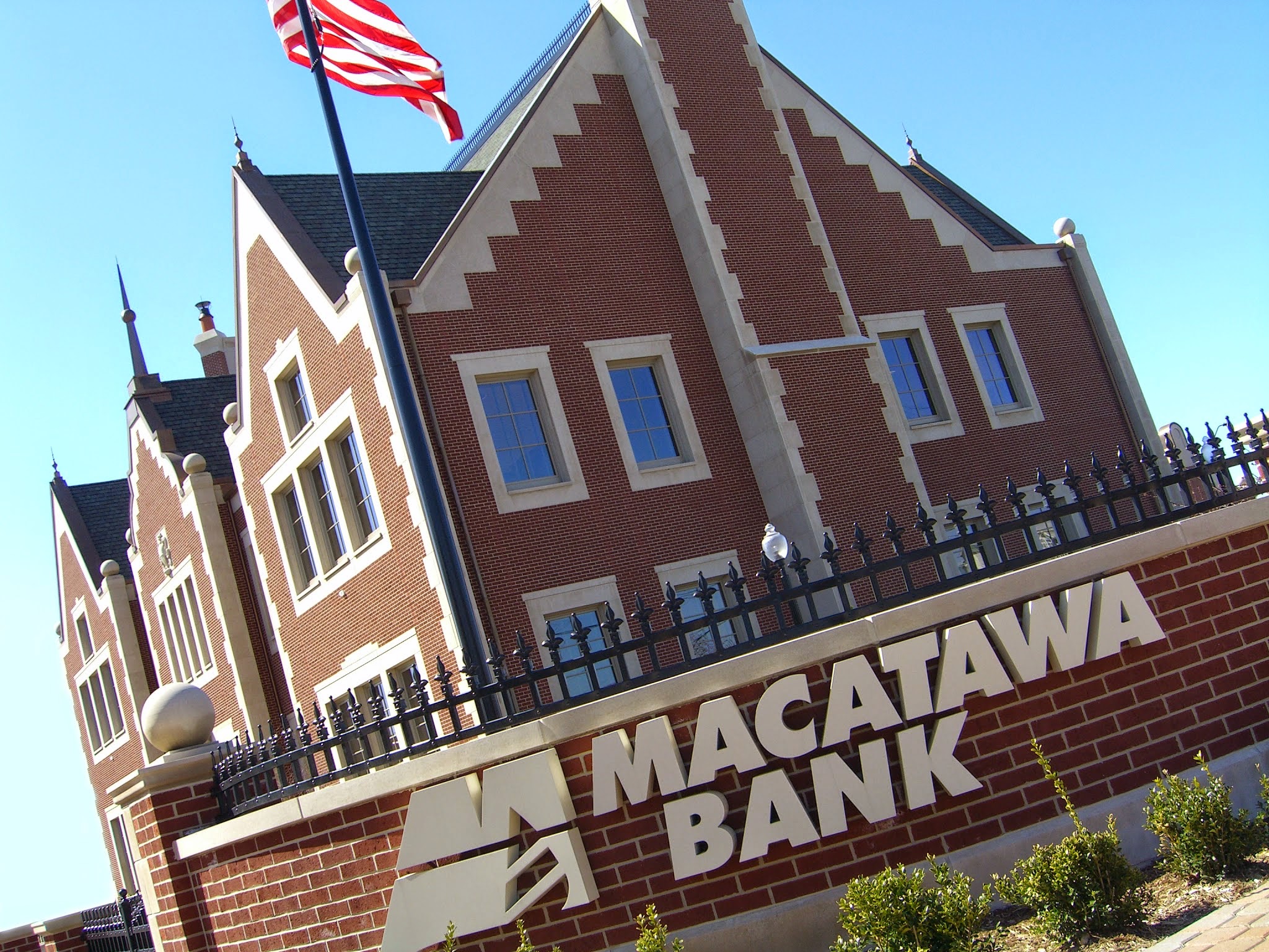 Macatawa Bank 01