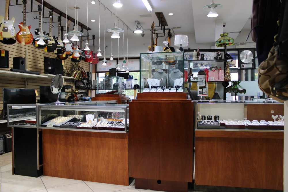 Howard Jewelry & Loan 01