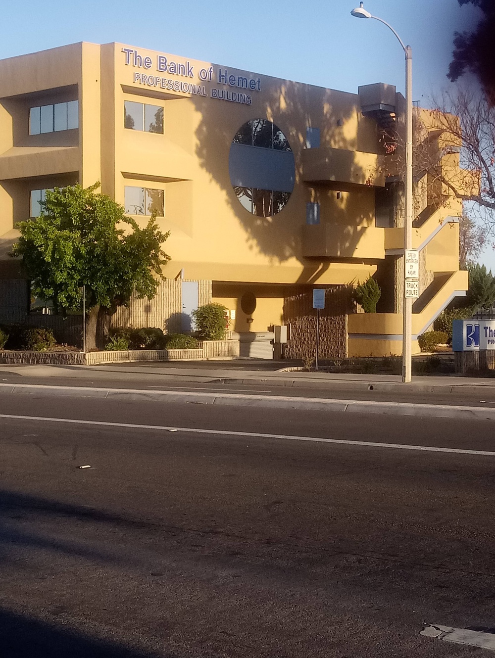Bank of Hemet 01