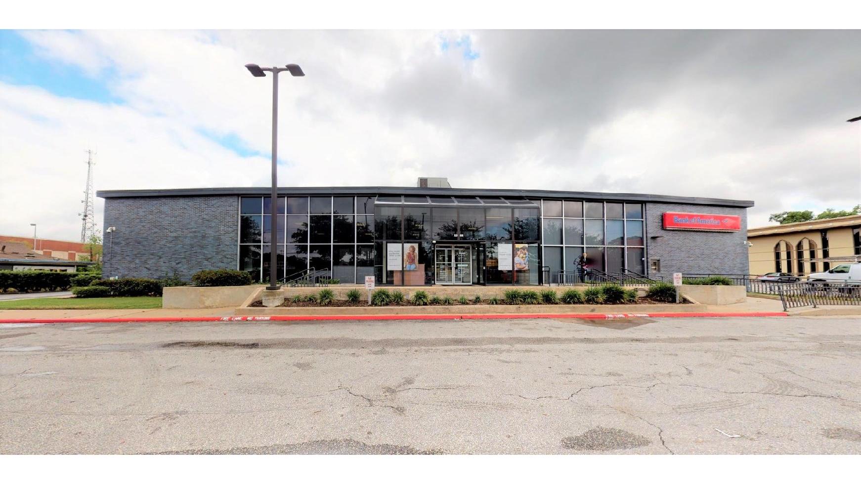 Bank of America (with Drive-thru ATM) 01