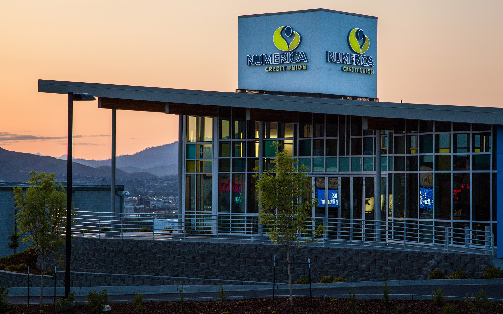 Numerica Credit Union - East Wenatchee Branch 01