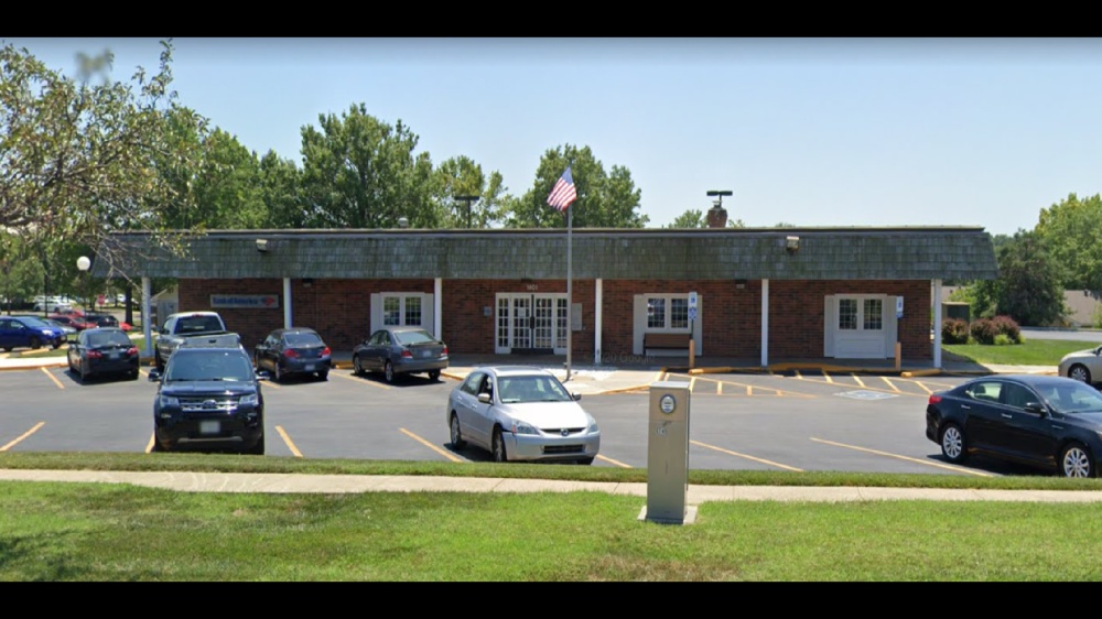 Bank of America (with Drive-thru ATM) 01