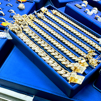 La Familia Pawn and Jewelry 02
