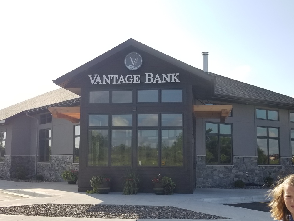 Vantage Bank 01