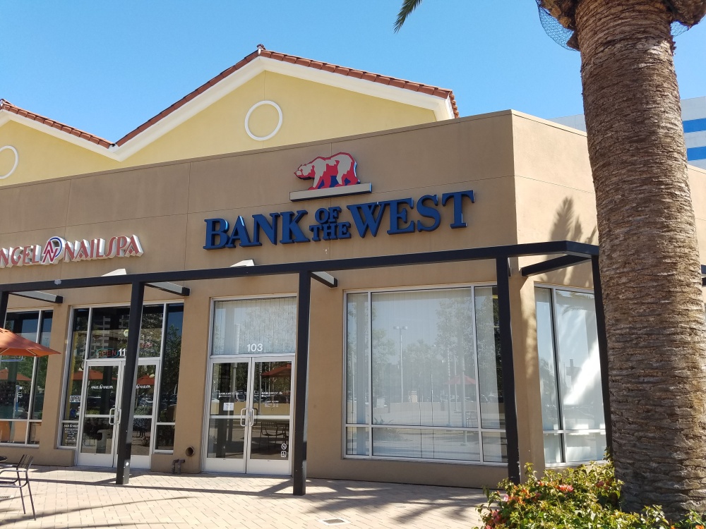 Bank of the West 01