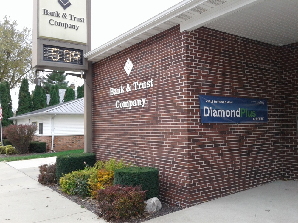 Bank & Trust Co 01