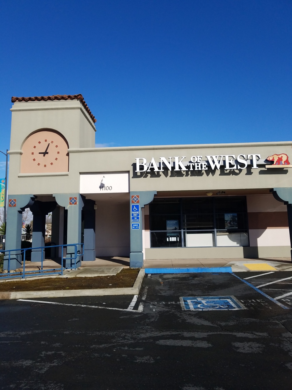 Bank of the West 01