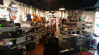 ALEXANDER'S PAWNSHOP 01