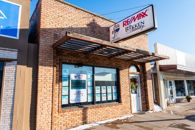 RE/MAX Bakken Realty 01