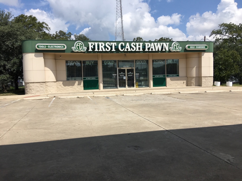 First Cash Pawn 01