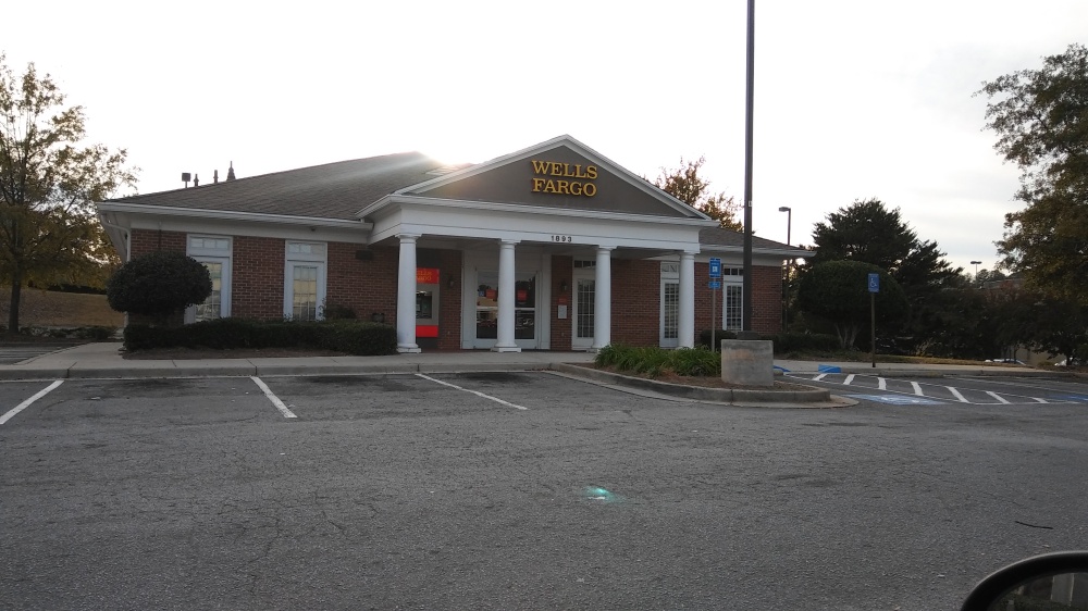 Wells Fargo Bank 01