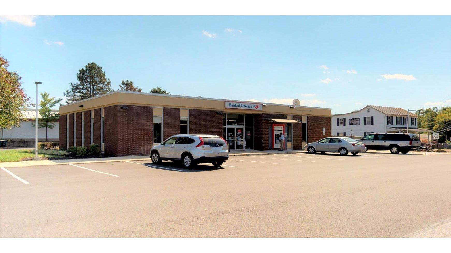 Bank of America (with Drive-thru ATM) 01