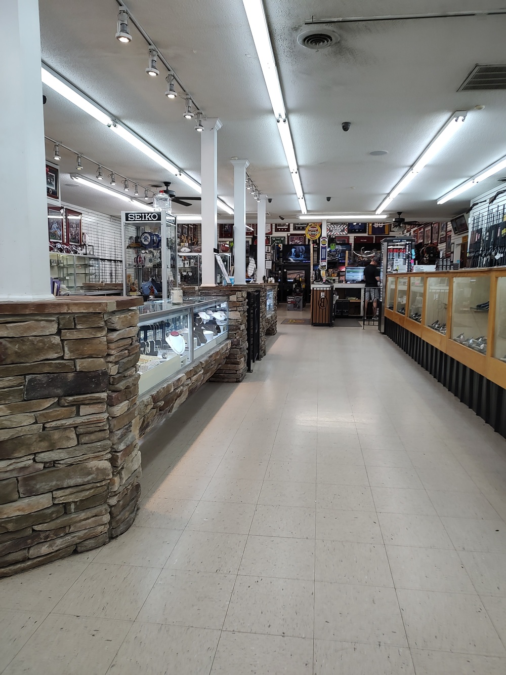 B & B Pawn & Jewelry 01