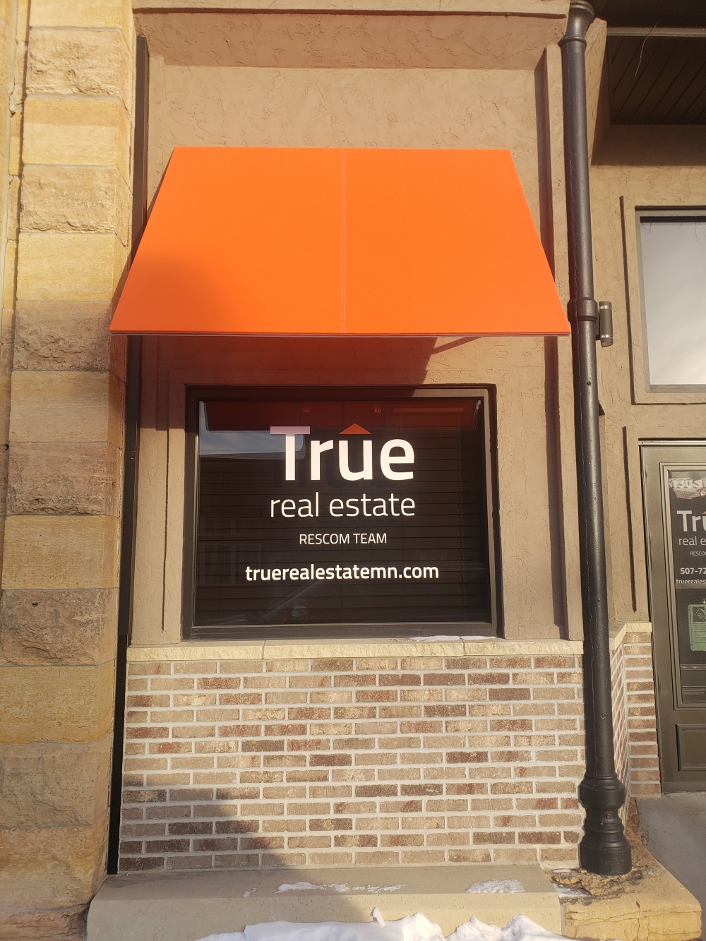 True Real Estate / ResCom Group 01