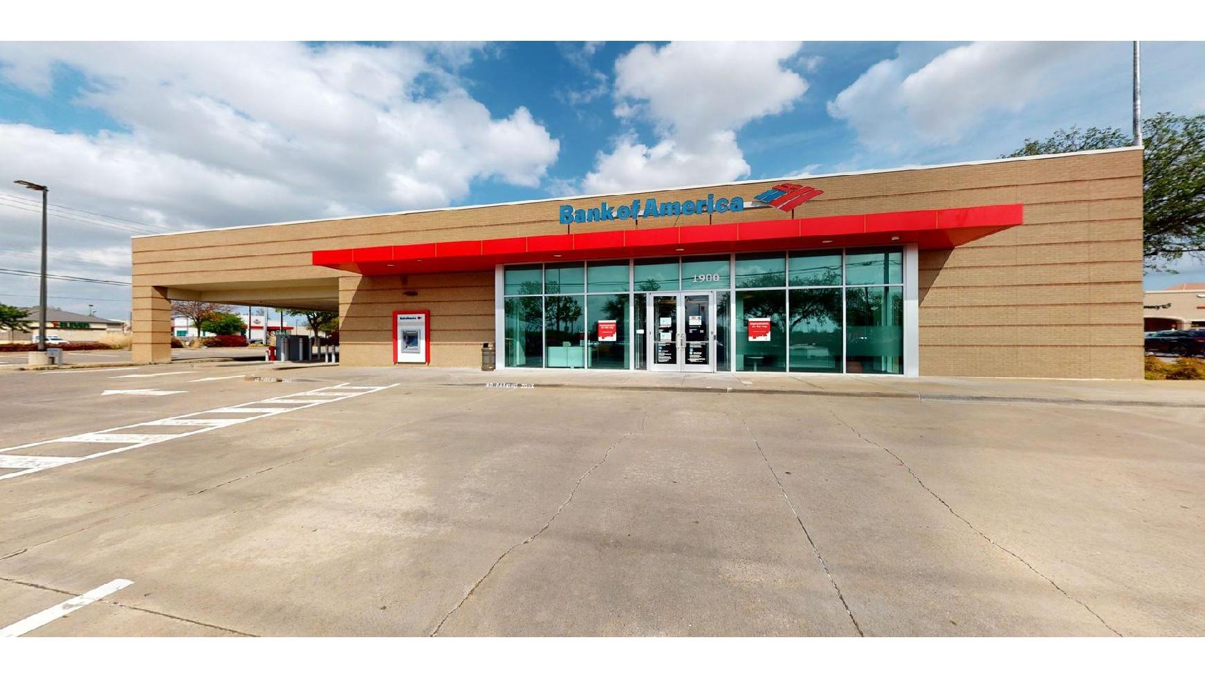 Bank of America (with Drive-thru ATM) 01